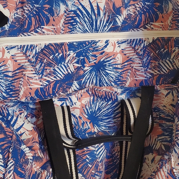 Weekender Bag - Picture 3 of 5